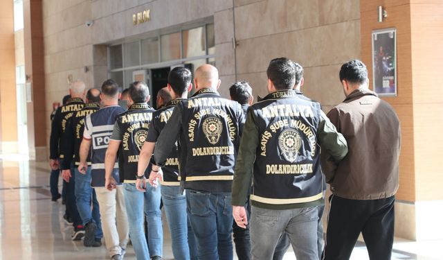 Polis müdürü gibi arayıp 50 milyon TL dolandırdılar