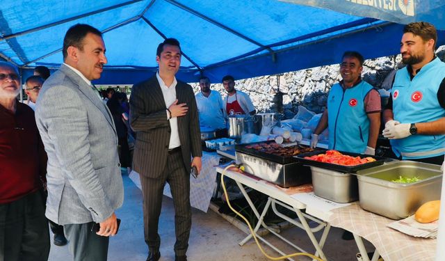 Alanya’da evlenecek çiftlere destek için “İki İnsan Bir Hayat Hayır Çarşısı” düzenlendi