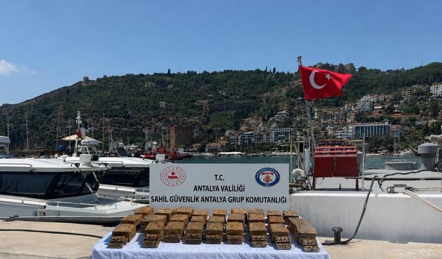 Alanya sahilinde 40 kilogram e*rar ele geçirildi