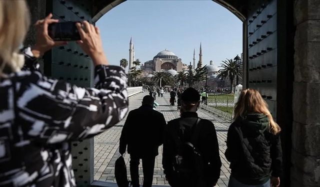 Turizmde ilk çeyrek rekoru: Gelir 9 milyar doları aştı