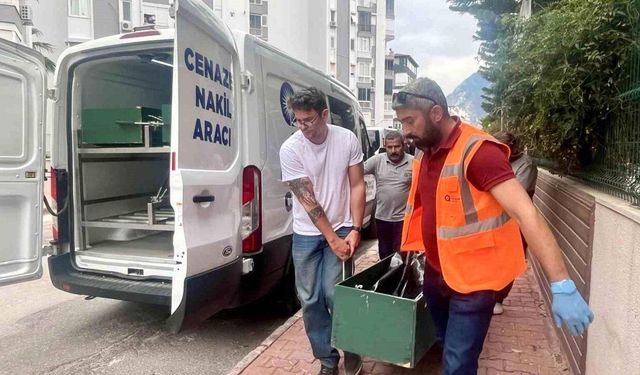 Konyaaltı'nda Kazak kadın evinde ölü bulundu
