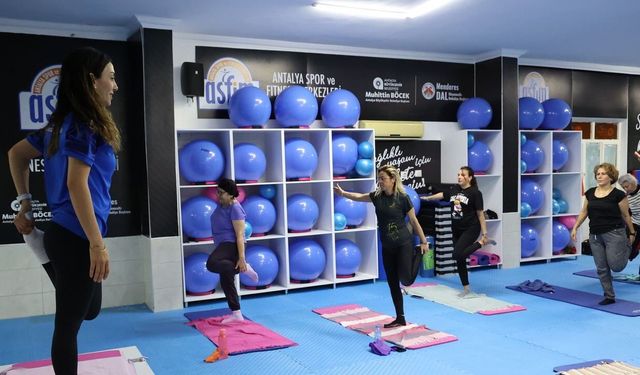 Alanya Kızıl Kule'de ücretsiz açık hava pilates etkinliği