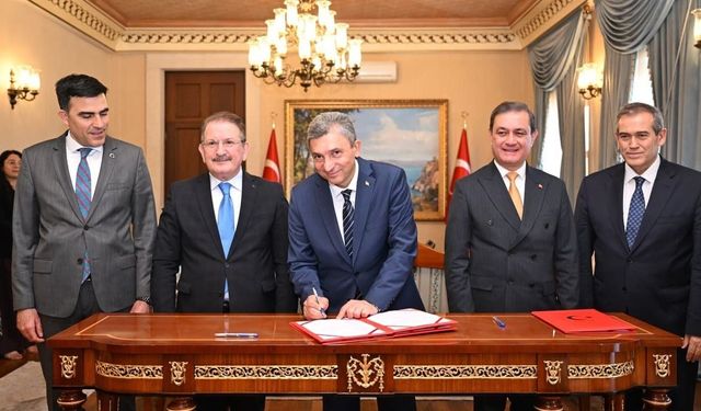 Elmalı'ya yapılacak sağlık tesisleri için imzalar atıldı