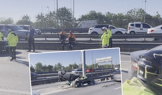 D-100 Karayolu'nda bariyerlere çarpan otomobil takla attı