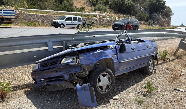 Mucize kurtuluş: Hurdaya dönen otomobilden sağ çıktı