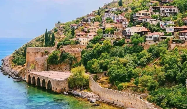 Turizm sektörüne 60 milyar liralık kredi ve vergi indirimi