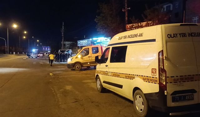Feci kaza: Otomobilden fırlayan genç kadın hayatını kaybetti