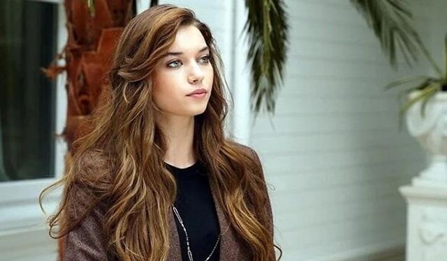 Afra Saraçoğlu’nun yeni aşkı Madrid’de görüntülendi