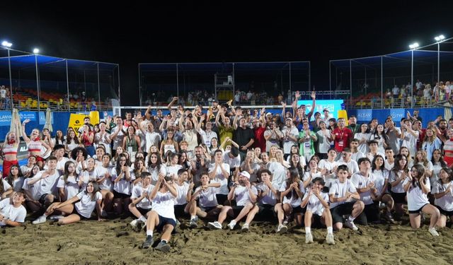 Alanya’da nefes kesen final: Şampiyonlar kupalarına kavuştu