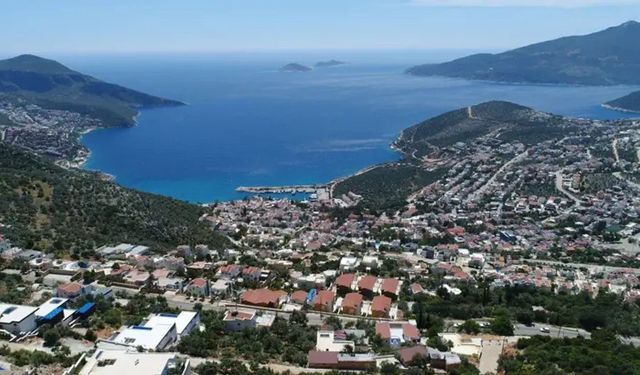 Kaş'ta 20 bin villa Airbnb yasasına takıldı