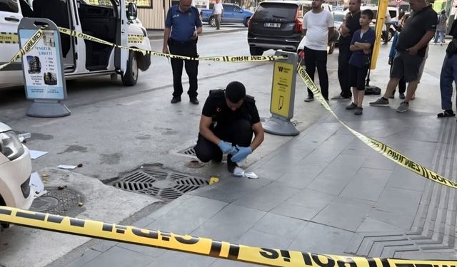 Serik'te pastane çıkışında silahlı saldırı