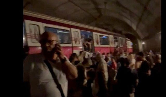 M4 Kadıköy-Sabiha Gökçen metrosu Bostancı'da raydan çıktı