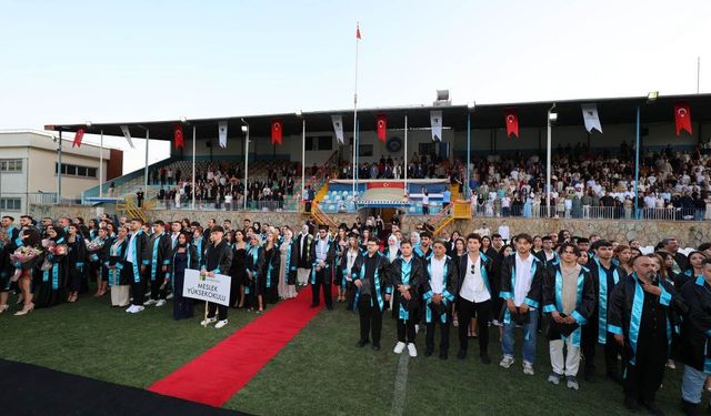 Alanya Üniversitesi mezunlarını geleceğe uğurladı
