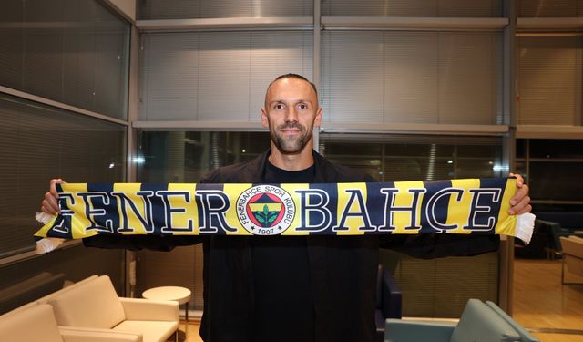 Vedat Muriqi Fenerbahçe için İstanbul'a geldi