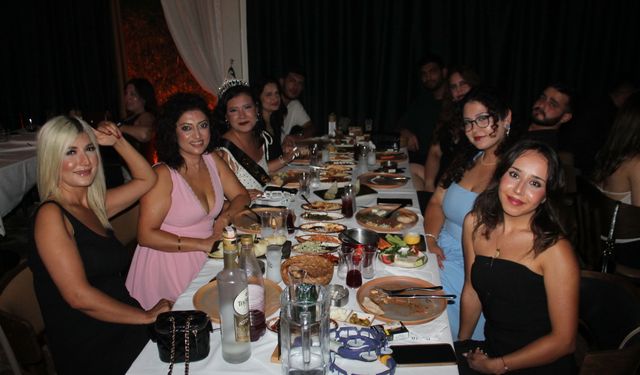 Ay'La Restoran'da gündüz kahvaltı, gece eğlence
