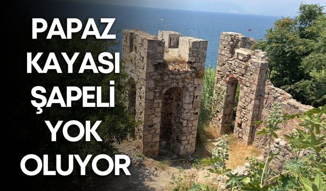 Muratpaşa'daki tarihi Papaz Kayası Şapeli yok oluyor