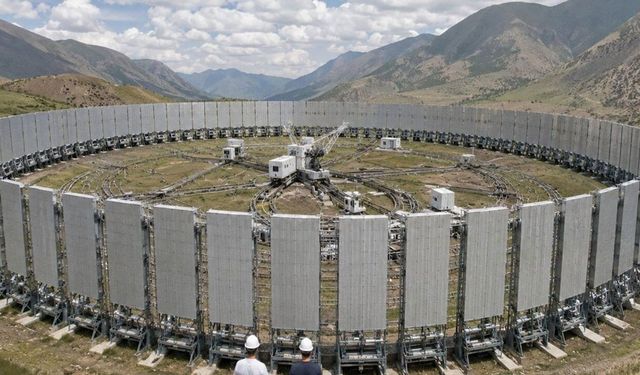 576 metrelik dev radyo teleskobu RATAN-600 uzayı inceliyor
