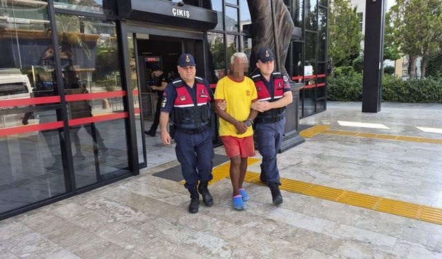 Alanya'da 8 yıl hapis cezası bulunan firari yakalandı