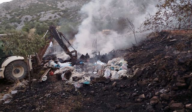 Döşemealtı'nda çıkan orman yangını kontrol altına alındı