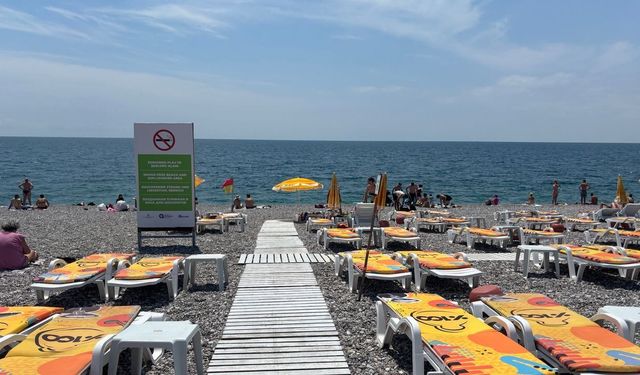 Antalya'da plajlarda dumansız hava sahası dönemi