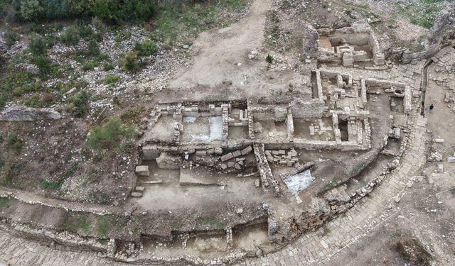 Serik Aspendos'ta antik Tiyatro Caddesi gün yüzüne çıktı