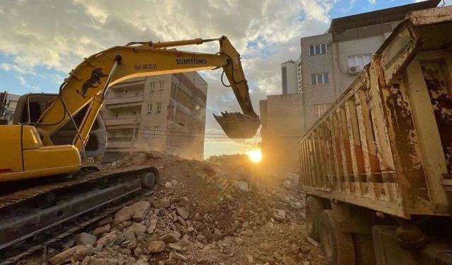 Gazipaşa'daki ruhsatsız yapılar için yıkım ihalesi açıldı
