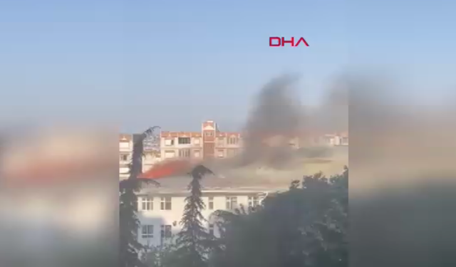 Okulun çatısında yangın! Ekipler seferber oldu