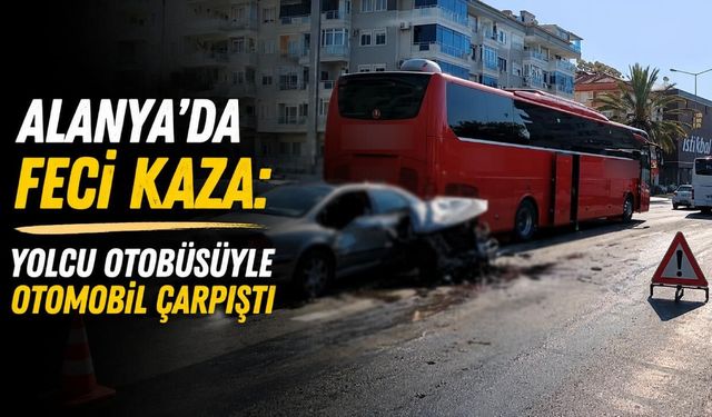 Alanya'da otomobil yolcu otobüsüne çarptı