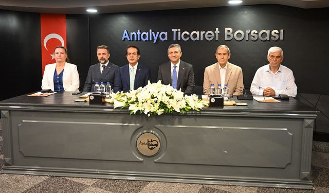 Antalya tarımında yeni dönem: Vali Şahin’den ‘değişime ayak uydurun’ mesajı