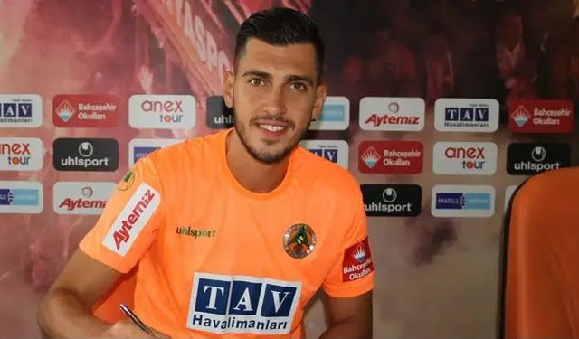 Alanyaspor’un eski yıldızı Ceyhun Gülselam futbolu bıraktı