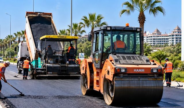 Antalya'da COP31 Hazırlıkları Hızlandı! 4 Kilometrelik Yolda Asfalt Seferberliği