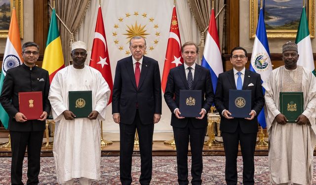 Cumhurbaşkanı Erdoğan 5 Ülkenin Büyükelçisini Kabul Etti