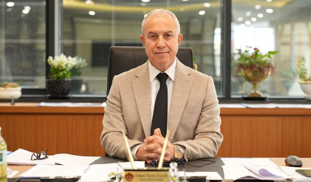 Başkan Özçelik’ten 29 Ekim mesajı: “Cumhuriyet’in kazanımlarını gelecek kuşaklara taşımak görevimiz”