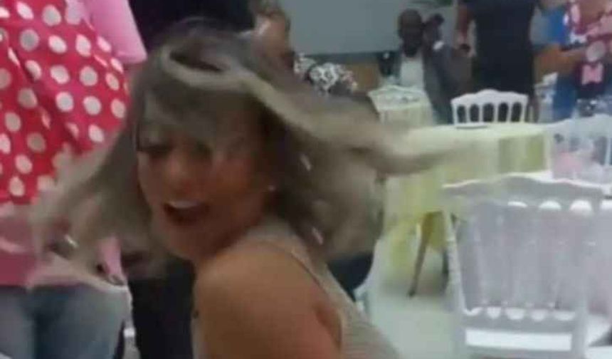 Bu da yeni manyaklık! Kızının doğum gününde transparan elbise ile twerk yaptı