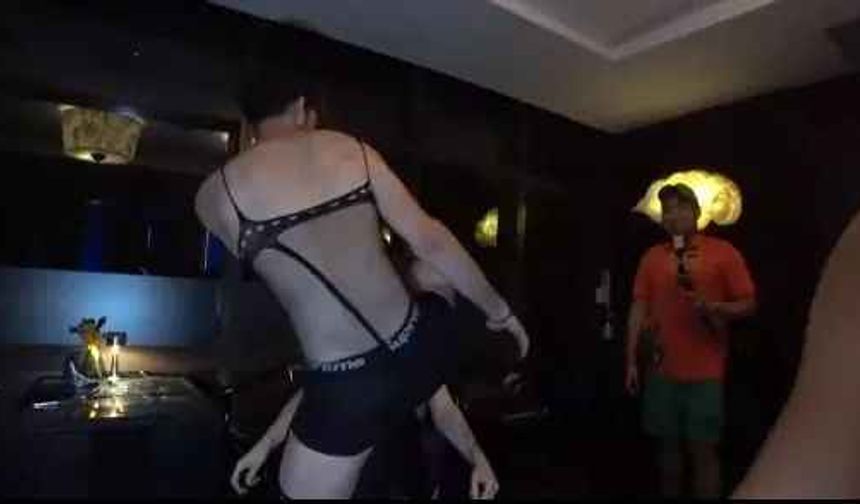 Ünlü YouTube fenomeni yaptığı dans yüzünden tutuklandı