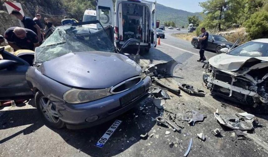 Akseki yolunda korkutan kaza: 8 yaralı!