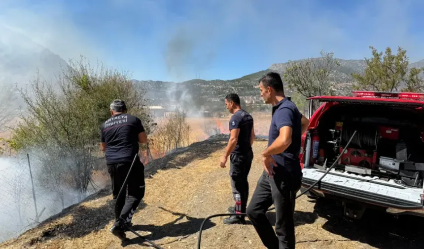Akseki'de otluk alanda yangın çıktı
