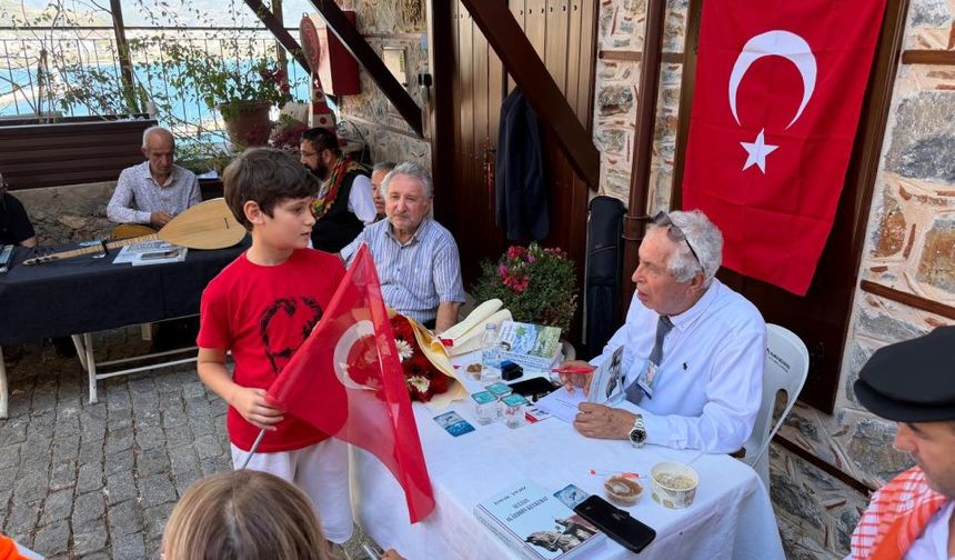 ‘Sultan Alaeddin Keykubat’ kitabı için imza günü düzenlendi