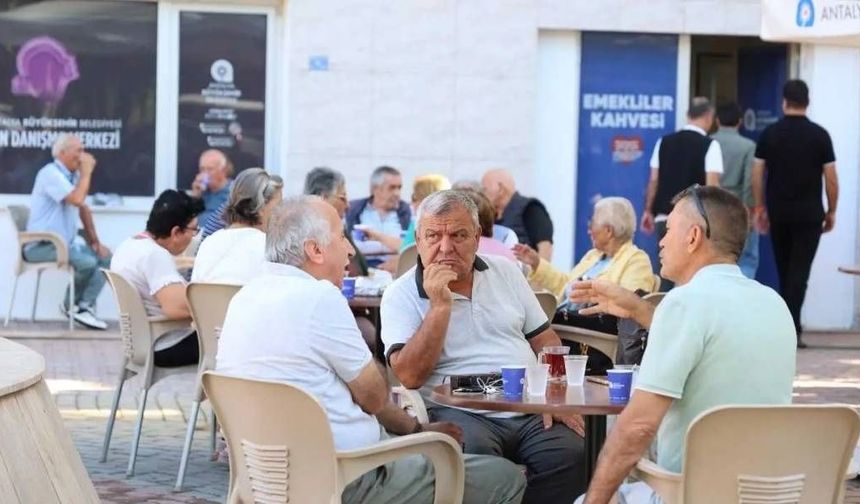 Siyaset üstü bir buluşma noktası: Mahmutlar Emekliler Kahvesi