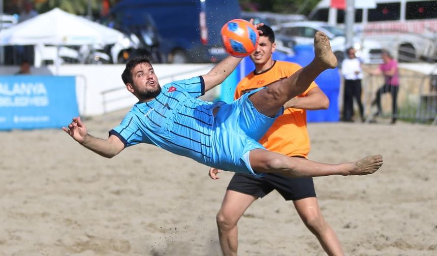Alanya'da plaj voleybolu heyecanı bugün başlıyor