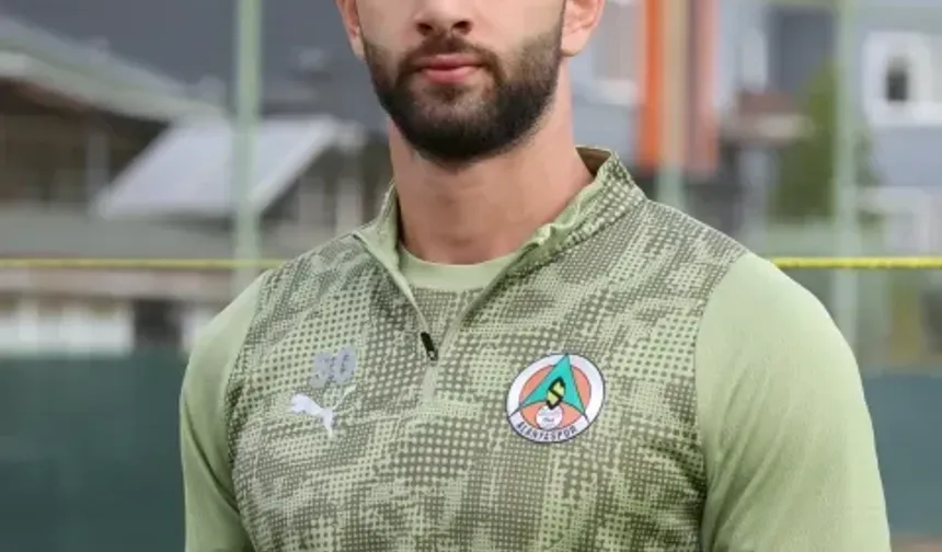 Alanyaspor’un yıldızına iki dev kulüp talip