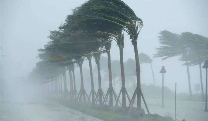 Antalya için fırtına alarmı! Rüzgar 75 km hıza ulaşacak