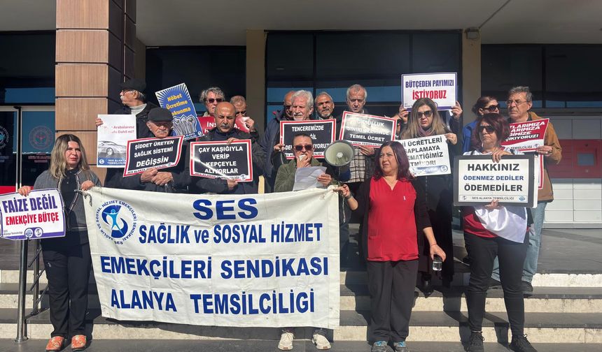 Alanya’da sağlık çalışanlarından iş bırakma eylemi