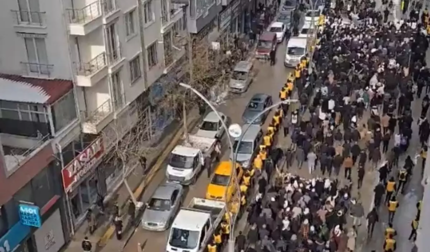 Sokaklar birbirine karıştı: Örgüt protestolarında çok sayıda gözaltı!