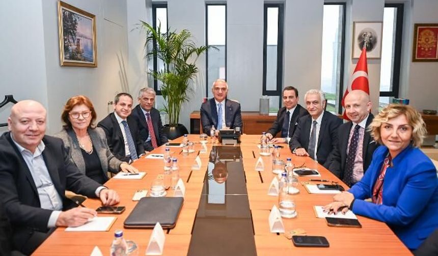 Bakan Ersoy’dan 2026 turizmi için kritik toplantı