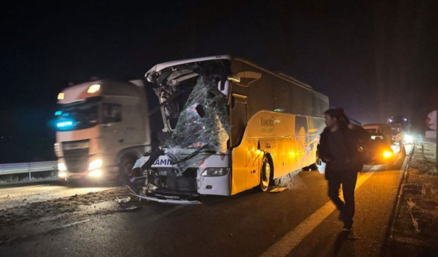 Anadolu Otoyolu’nda çarpışma: 1 ölü, 15 yaralı