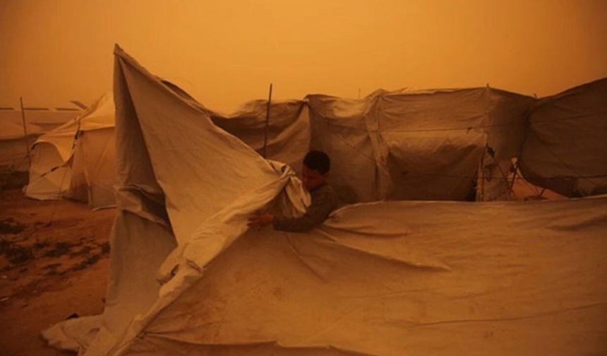 Gazze’de kum fırtınası alarmı: çadırlar zarar gördü