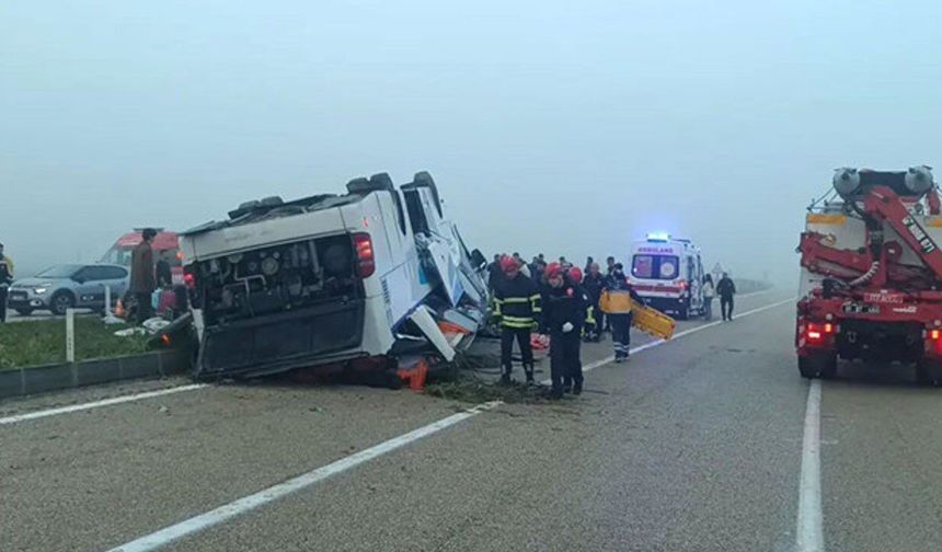 Adana’da otobüs faciası: 2 ölü, 23 yaralı