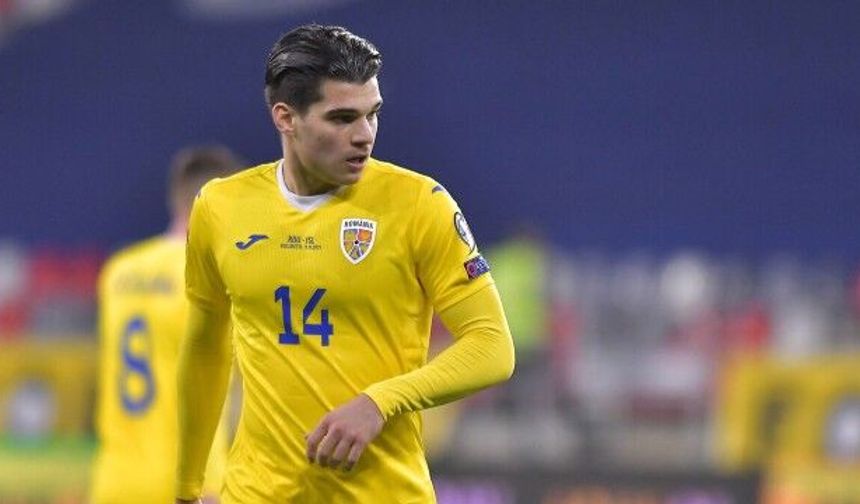 Alanyasporlu Hagi'den milli gurur: Kaptan olarak sahada!