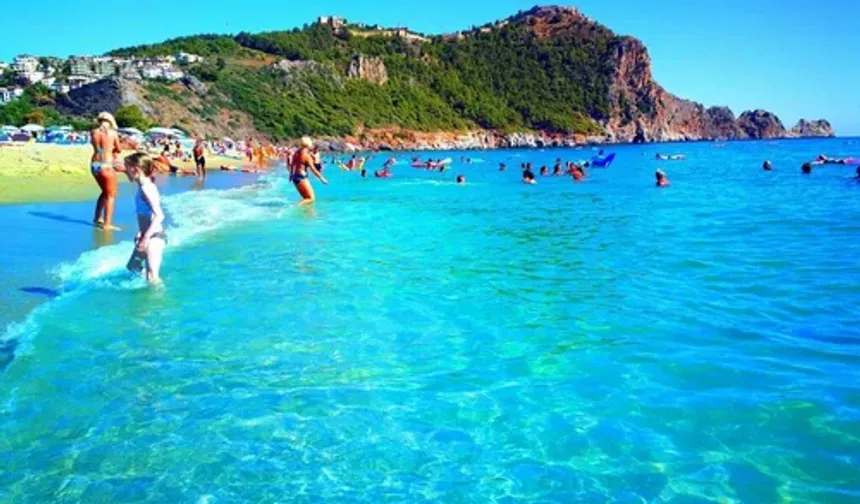 Ortadoğu’daki gerilim turizmi vurdu: Antalya ve Alanya’da rezervasyonlar alarm veriyor